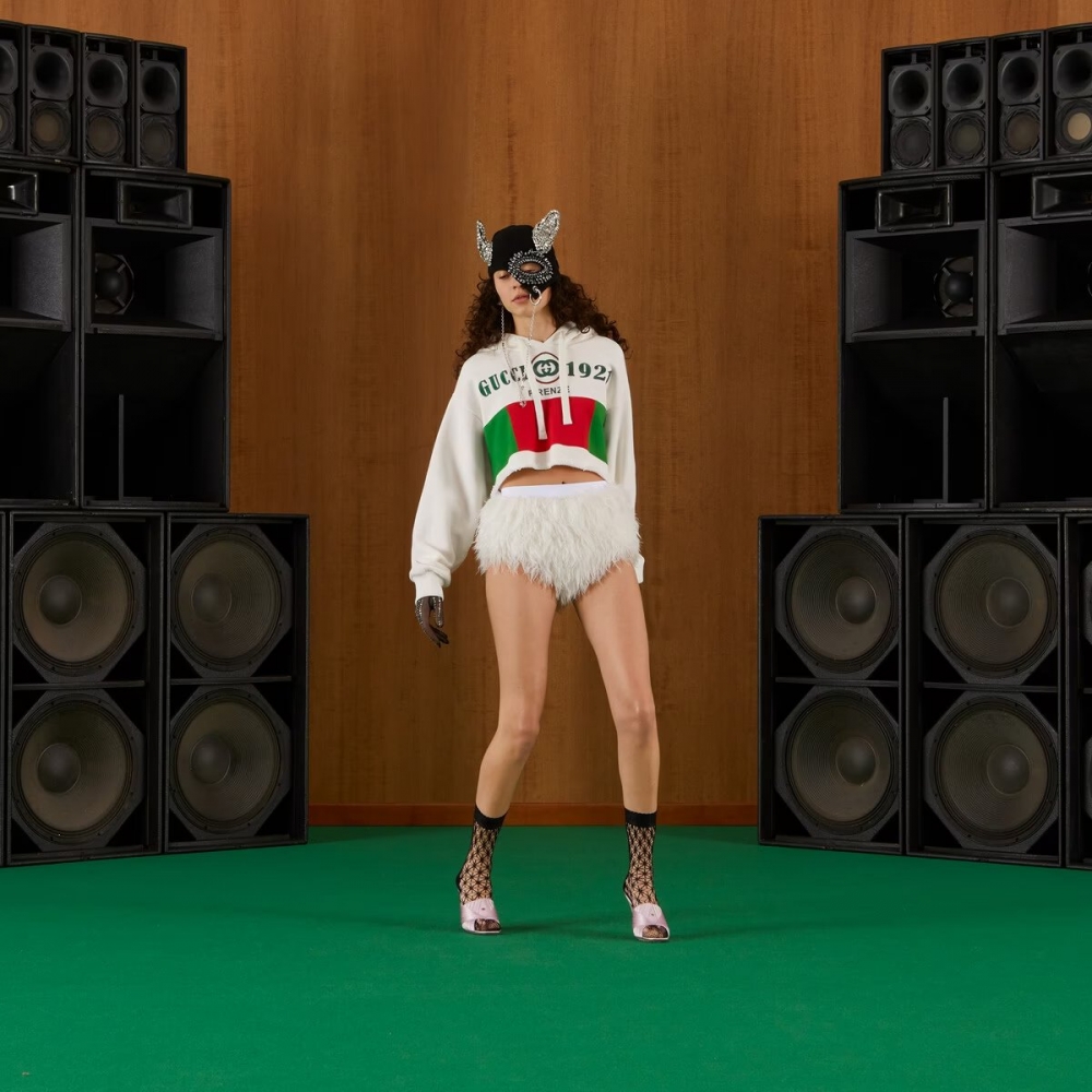 為自己挑選一款時髦的Hoodie。