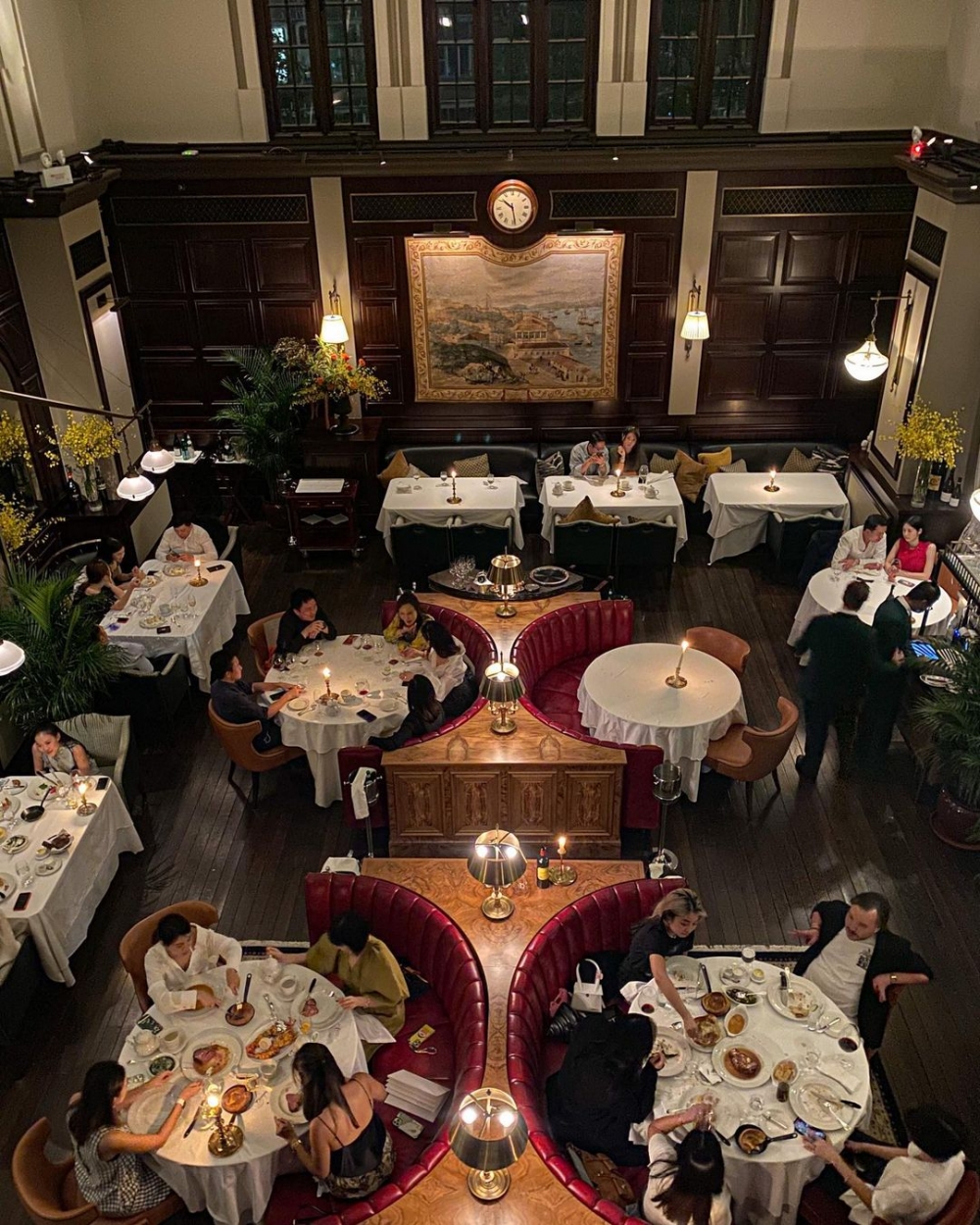 走進這所餐廳,真的有種讓人彷彿置身英國電影中的感覺。