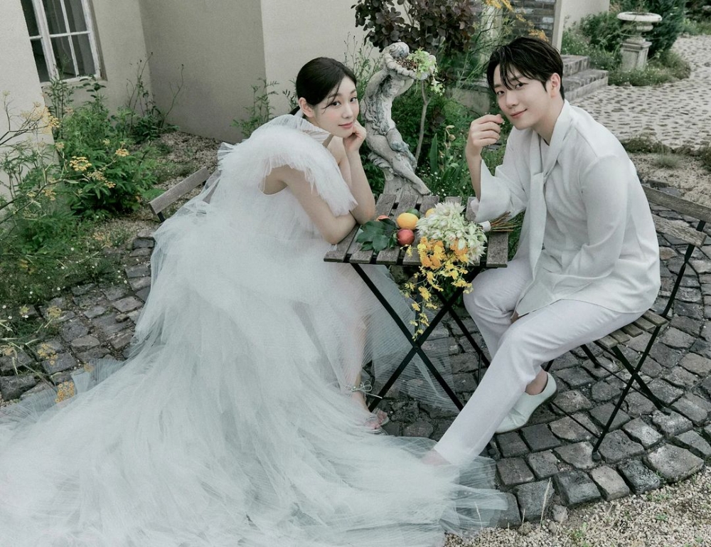 這樣的婚紗照既有個性又不失優雅。