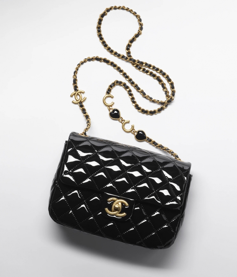 CHANEL Mini Flap Bag漆皮小牛皮。