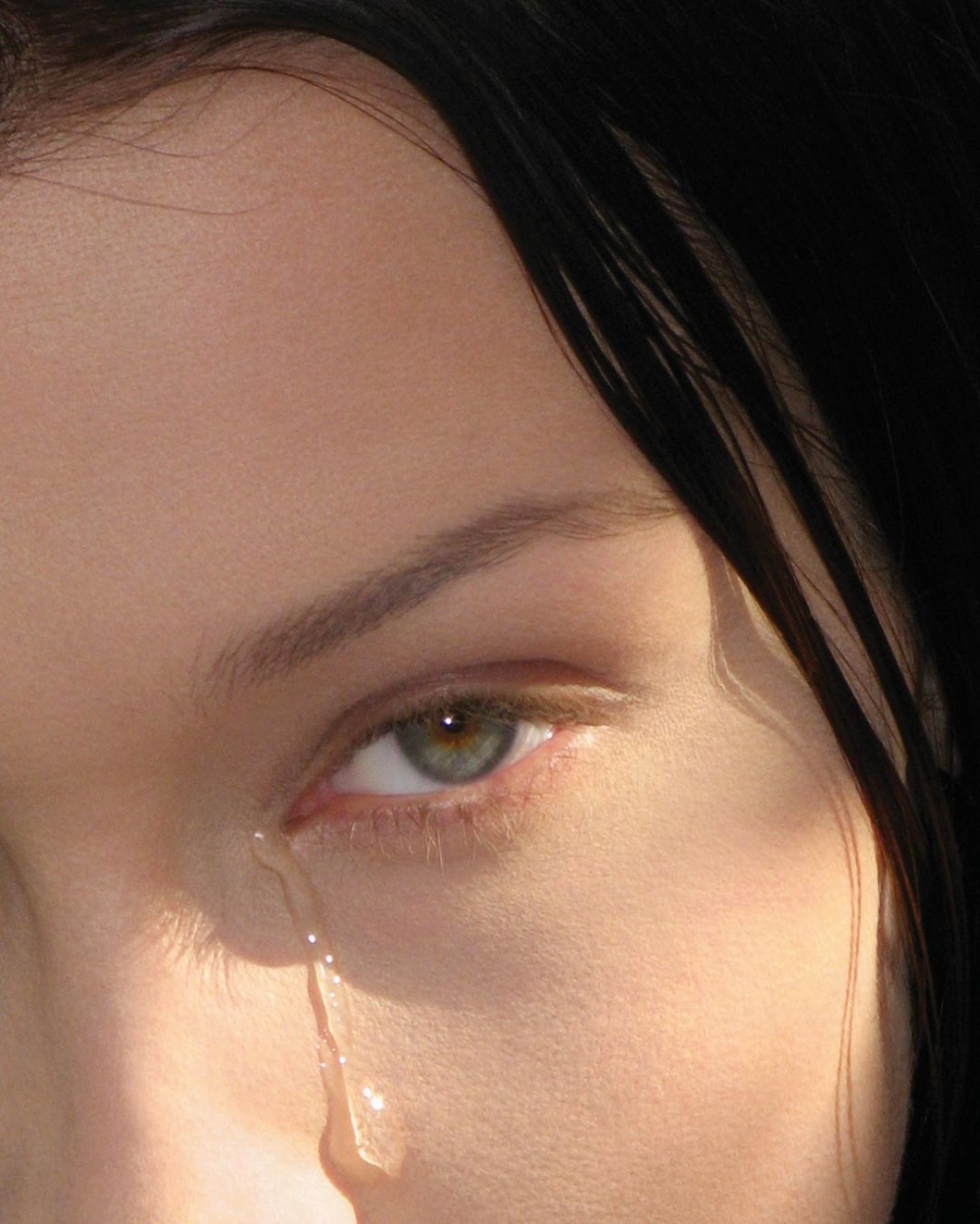 Bella十分重視眼周肌膚保養,所以在近鏡下也難找到明顯瑕疵。