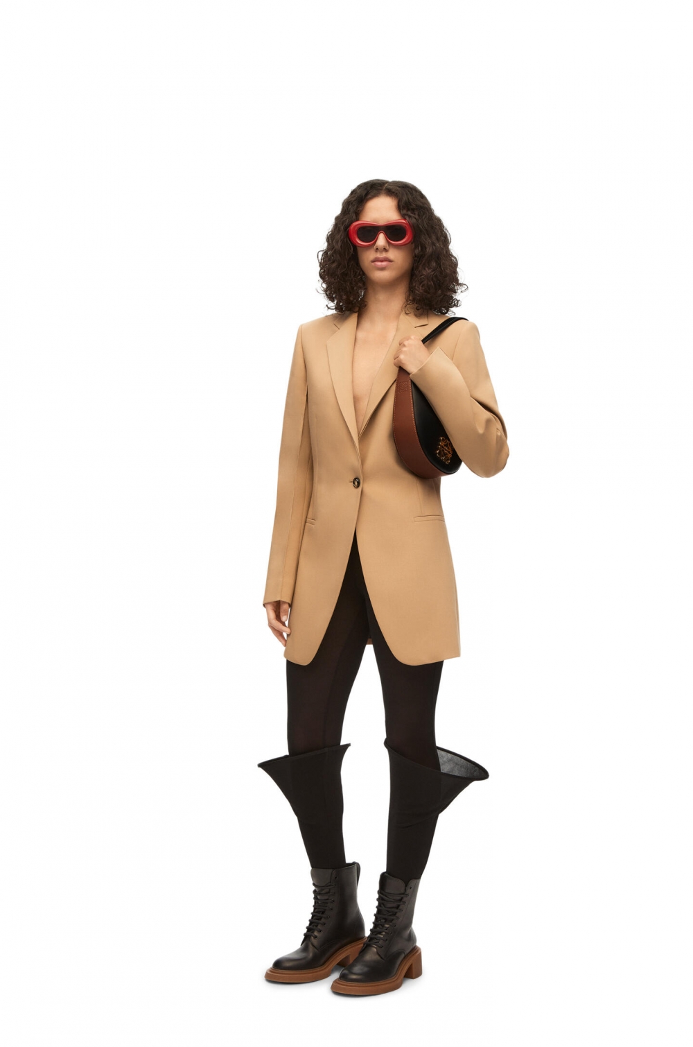 全新LOEWE Luna更加獨特吸睛。