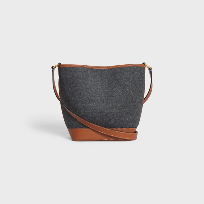 水桶包給予實用的容量。