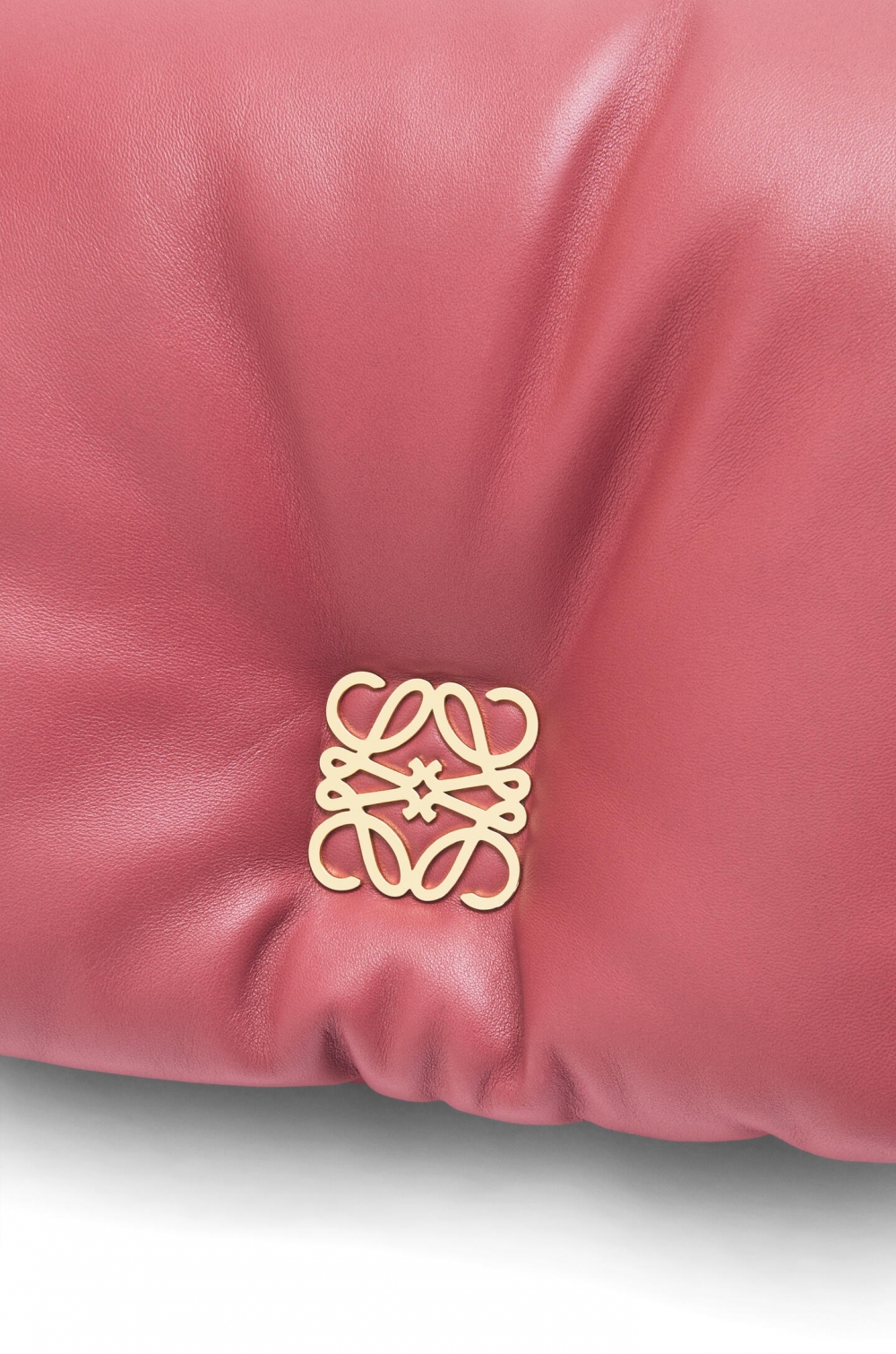 展現凹凸的效果感。