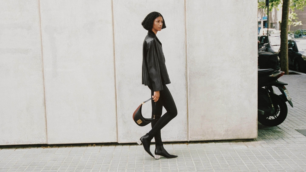 Anagram標誌是2022秋冬系列的焦點。