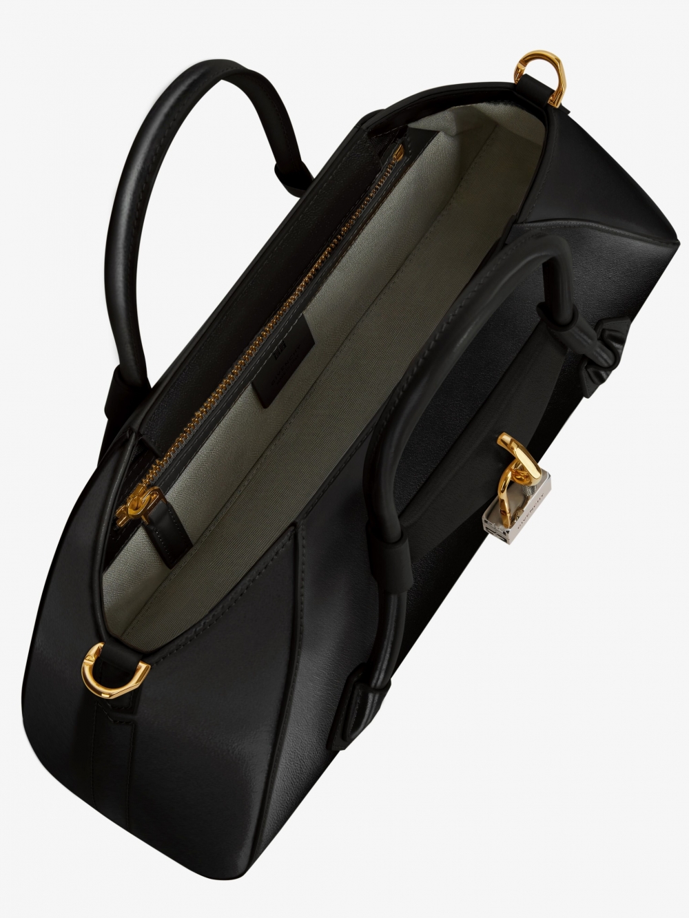 小號款式內部設有平口袋以及一個拉鍊口袋