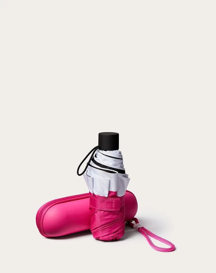 搶眼的顏色,讓你下雨天不怕找不到你的傘。