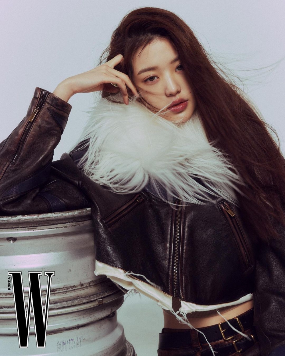 她也時常登上不同的雜誌封面。