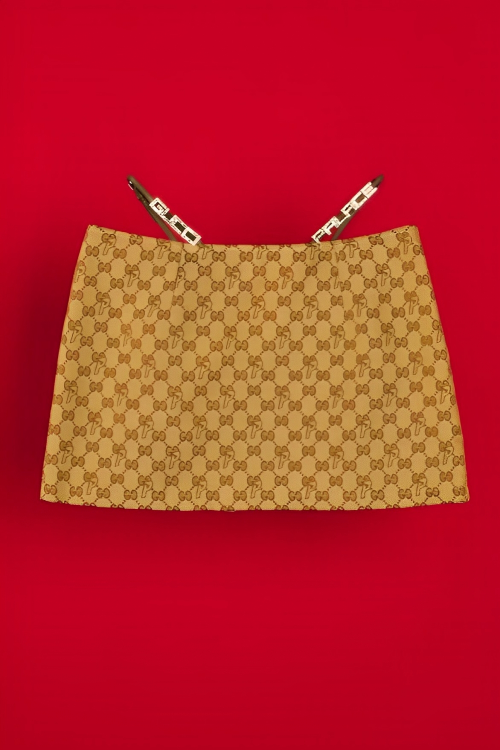 搭配上短裙讓你成為目光的焦點。