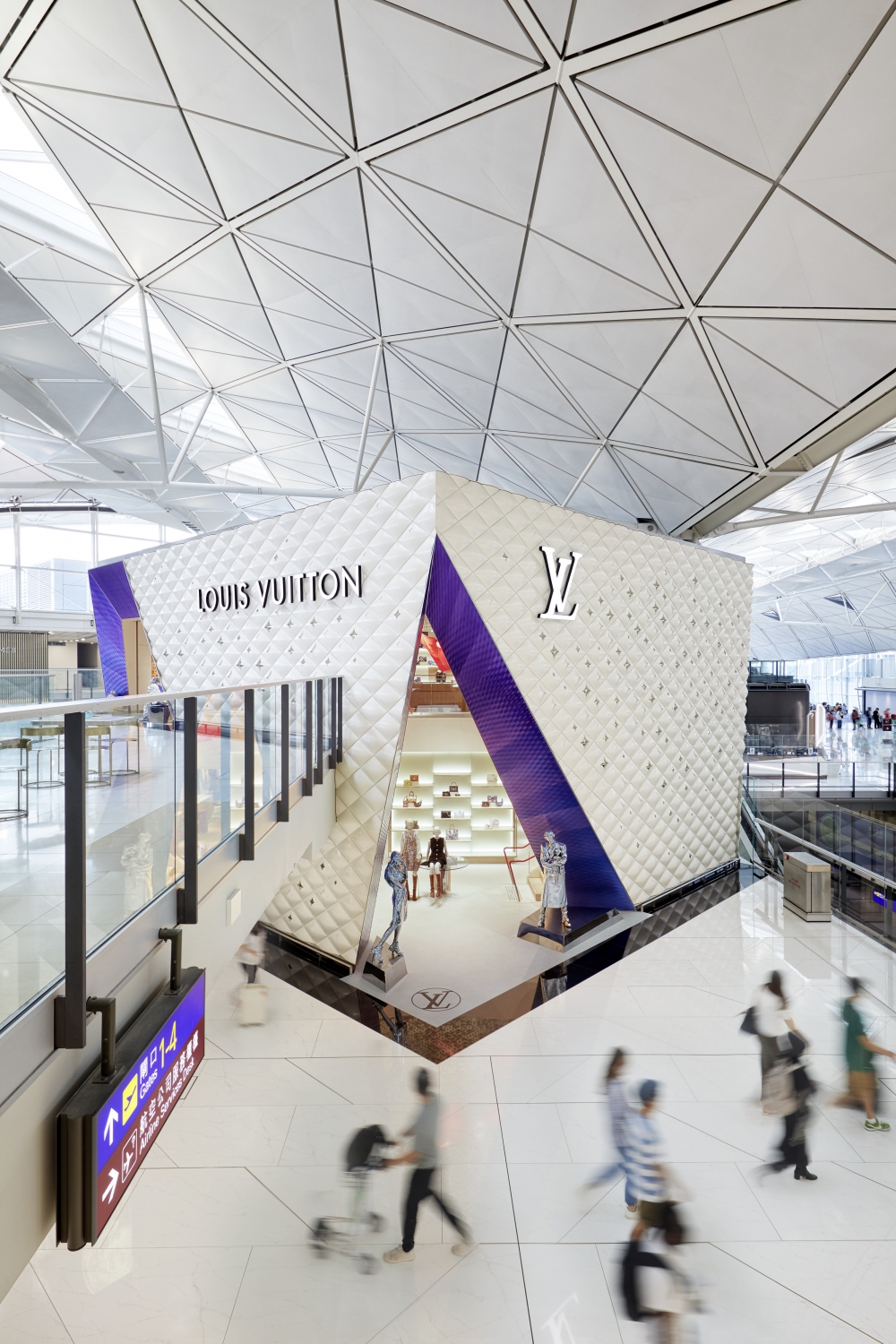 從遠處看就像是一個精美的飾物盒。