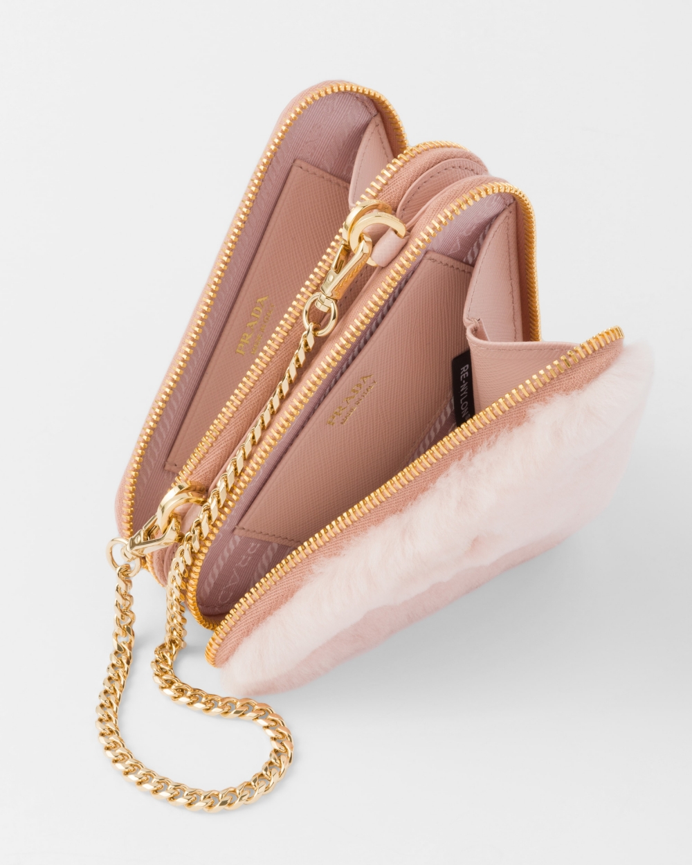 採用拉鍊開合。