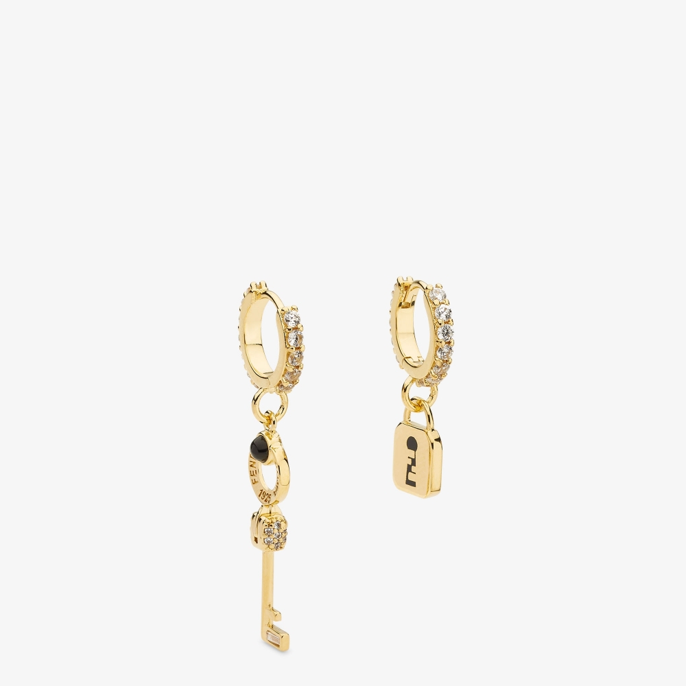 不對稱FENDI Master Key Earrings。