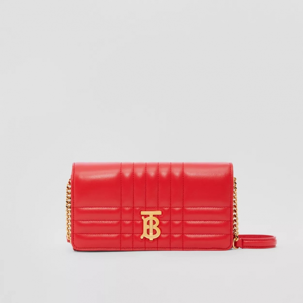 這款Quilted Leather Lola Wallet with Detachable Strap是日常中能方便攜帶的款式。