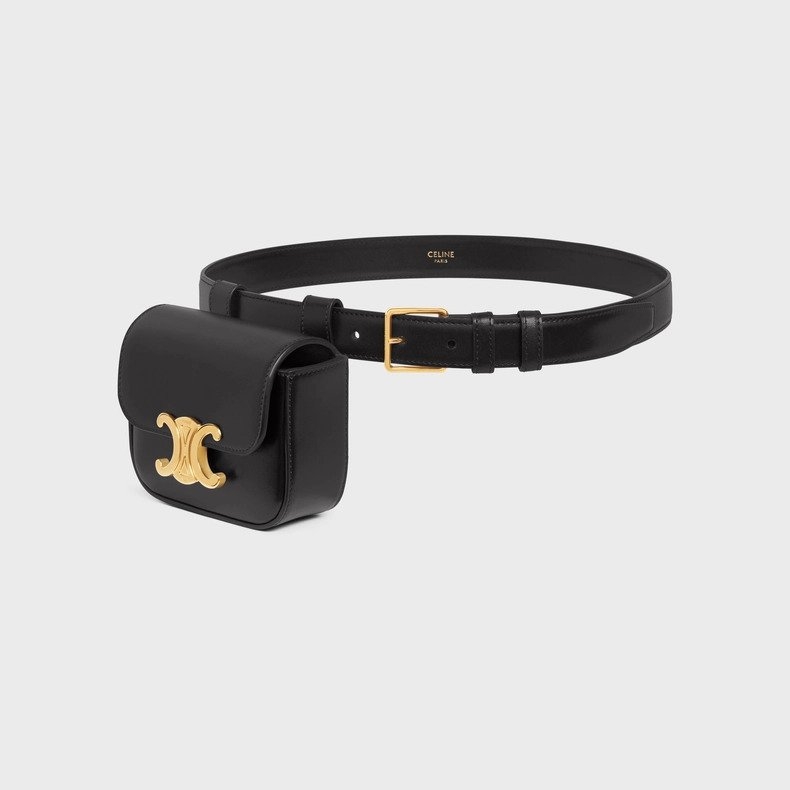 容量內部大小足夠放入外出必備輕質量物品。