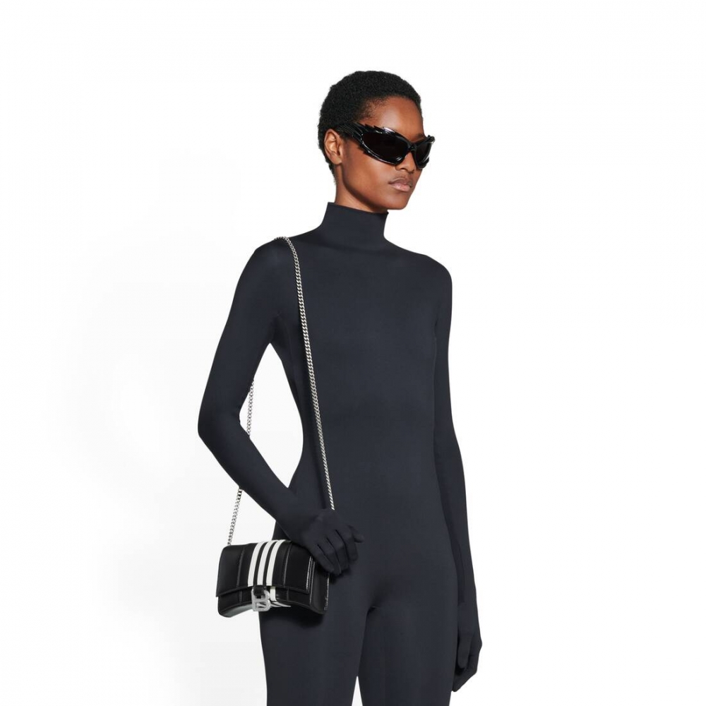 曲線形狀充滿現代感