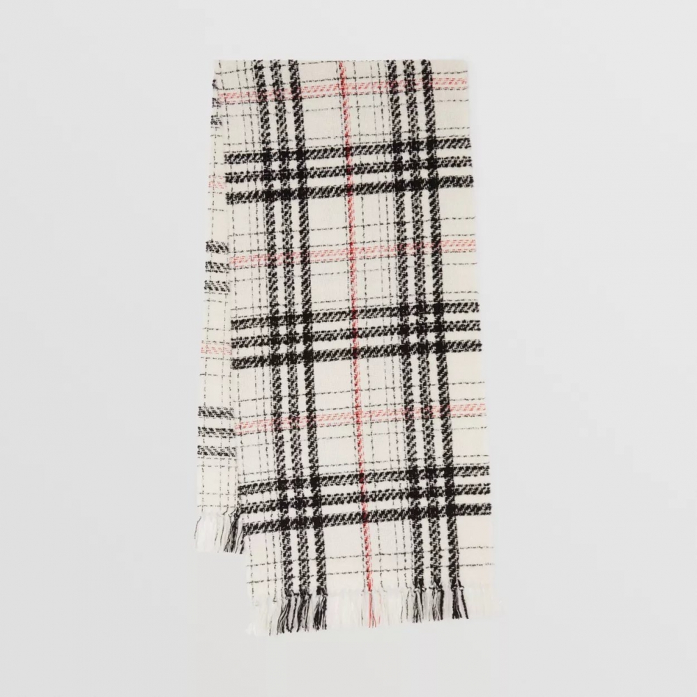 這款藏在Burberry之中的圍巾也很值得你注意。