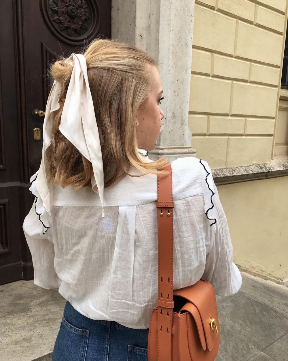 不用編髮也能為日常髮型增添風味