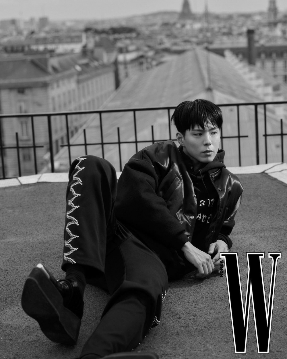 其中的黑白照也相當迷人。