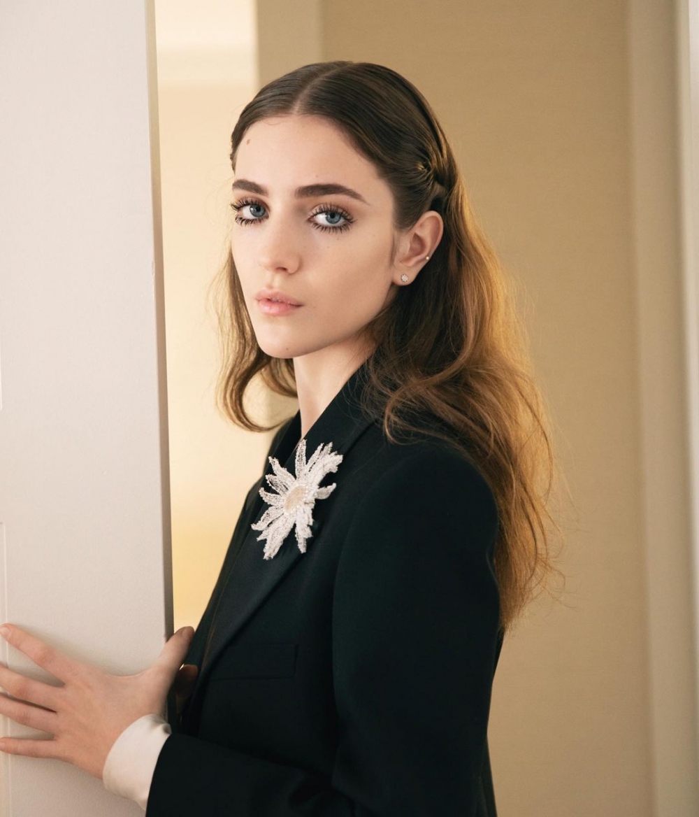 一雙碧藍眼眸中有著模仿不來的清澈感