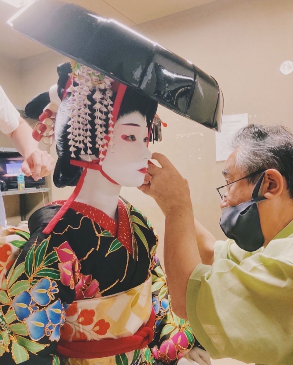 她對日本舞的熱愛很深。