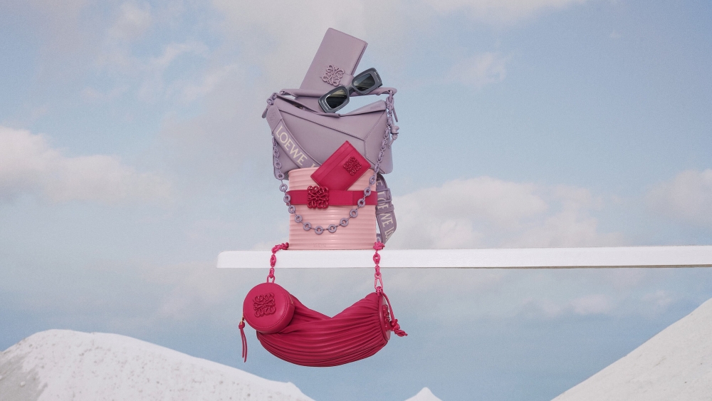 全新單色釉系列形象廣告照。