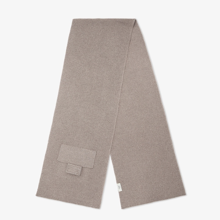 在日常中更能搭配的簡約設計。