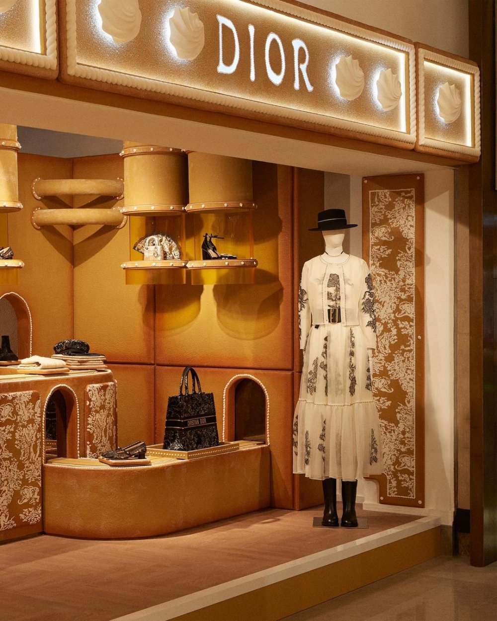 來到倫敦的話,真的按捺不住要來探訪一下。