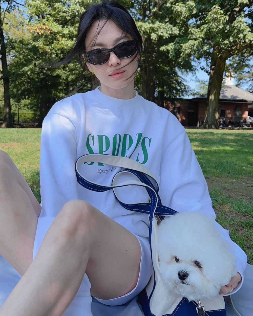 相當愛狗的她,會跟大家分享與愛犬的點點滴滴。