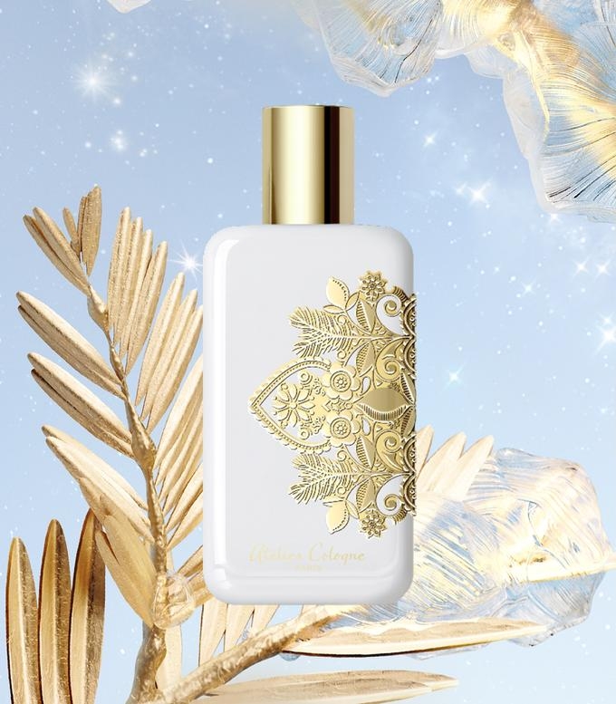 白金配色，盡顯奢華魅力。