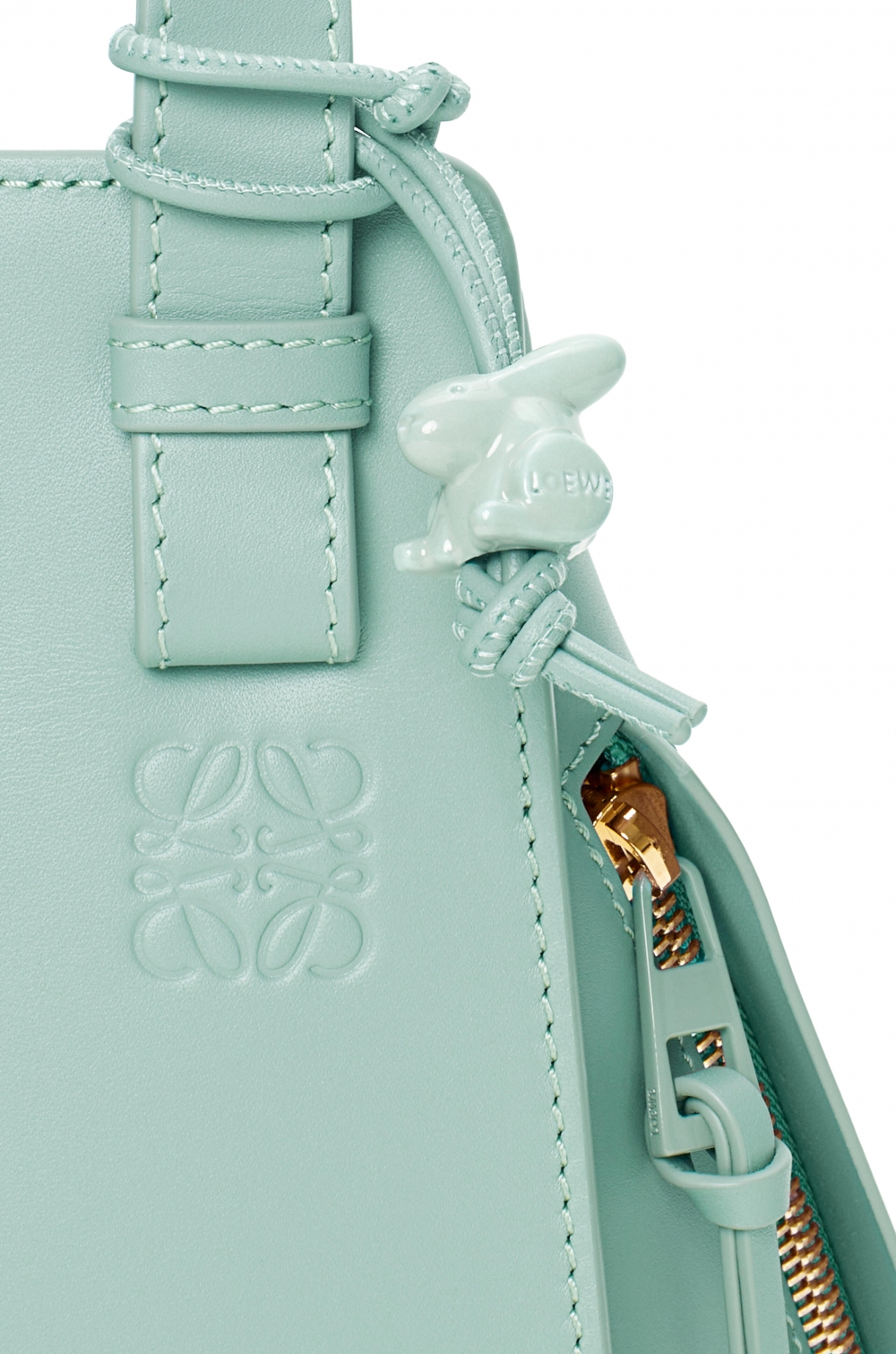 同色系陶瓷兔子吊飾。