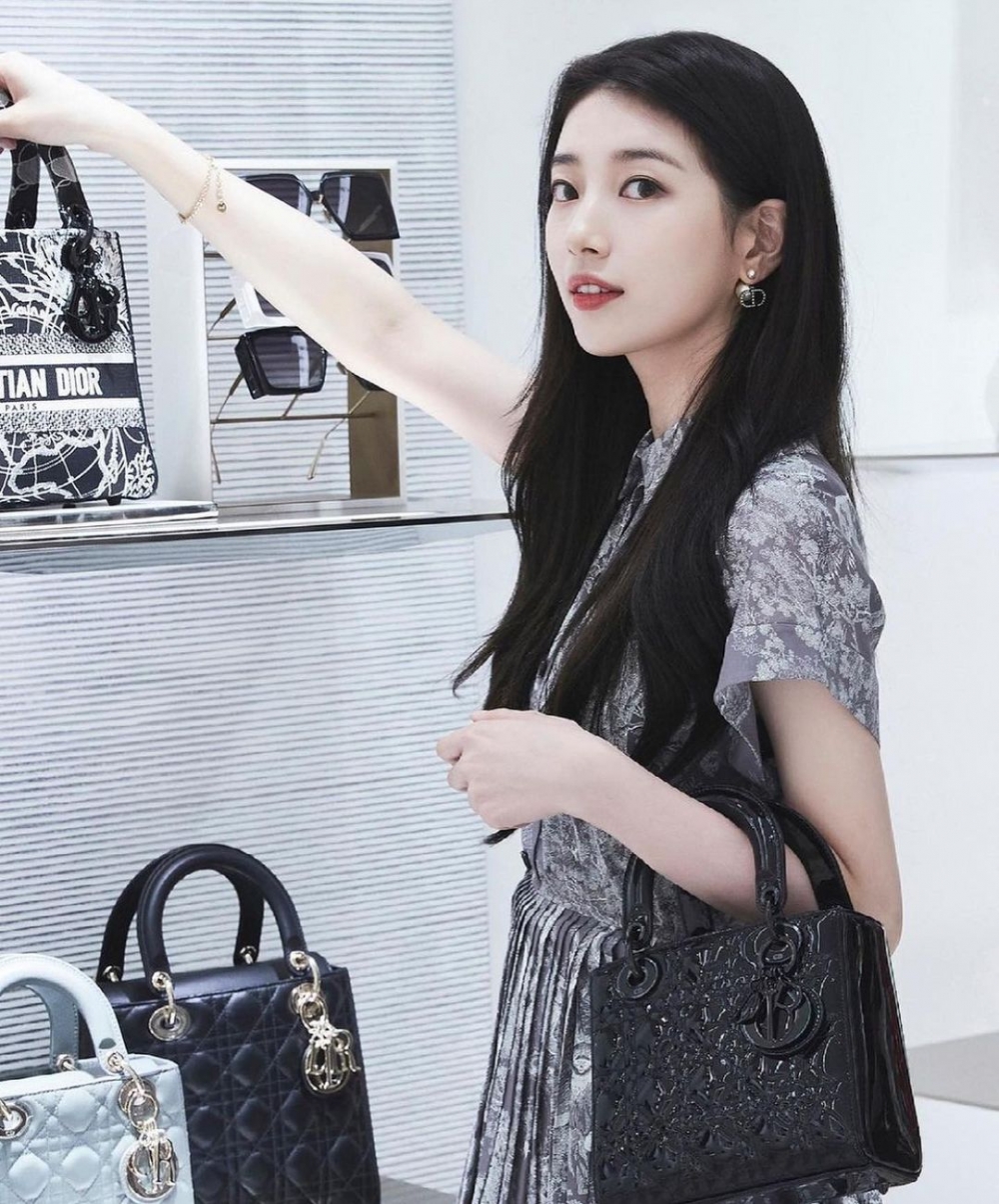 是Dior韓國區代言人秀智SUZY的愛用款