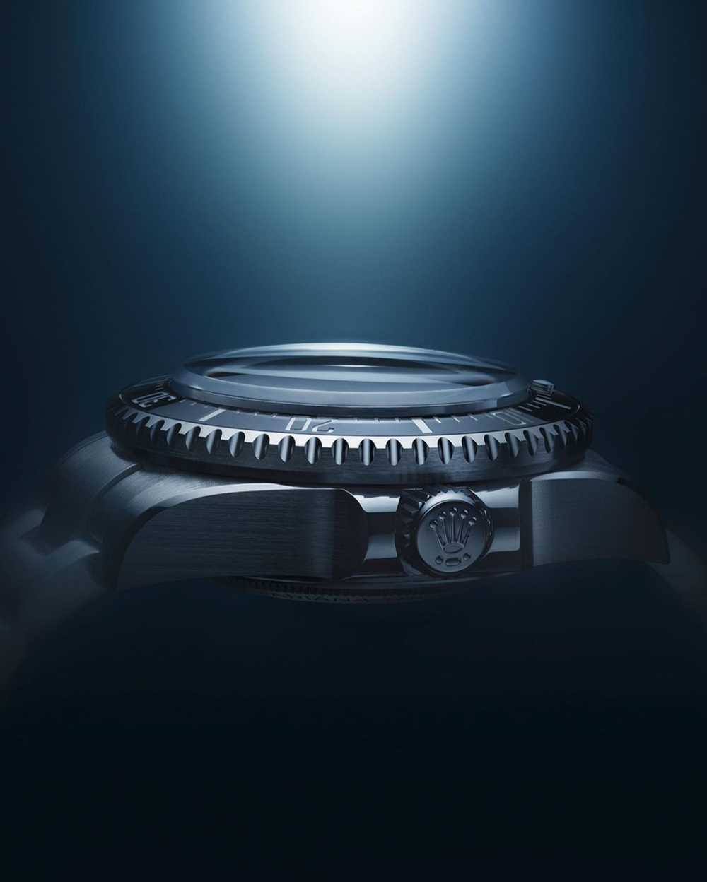 RLX鈦金屬打造而成。