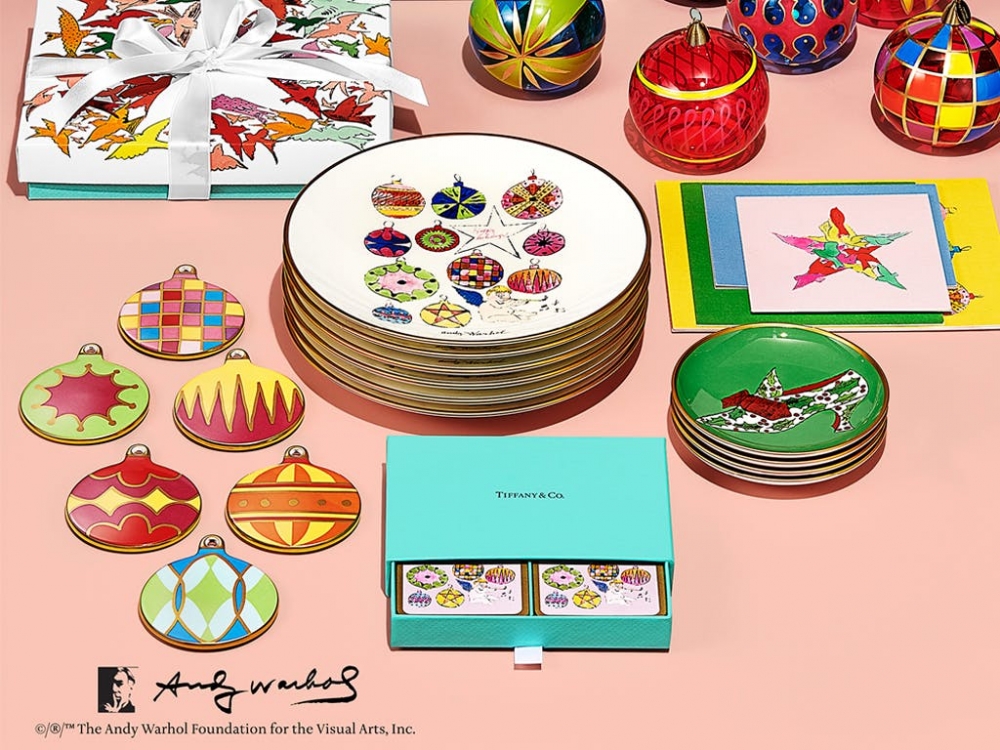 Andy Warhol在1950年代與60年代曾為Tiffany & Co.設計經典賀卡作品