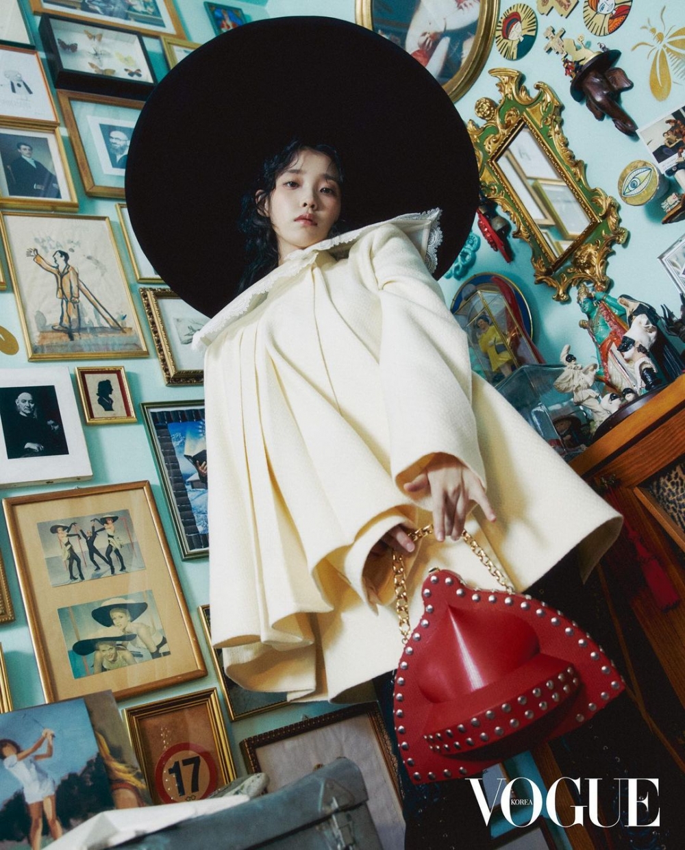 IU身穿GUCCI 2023 Resort度假系列「COSMOGONIE」設計