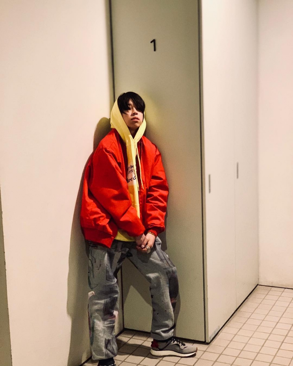 YOSHI出眾的穿搭功力深獲許多人注目