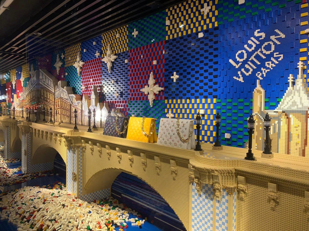 難以置信積木竟能砌成如此複雜的建築物。