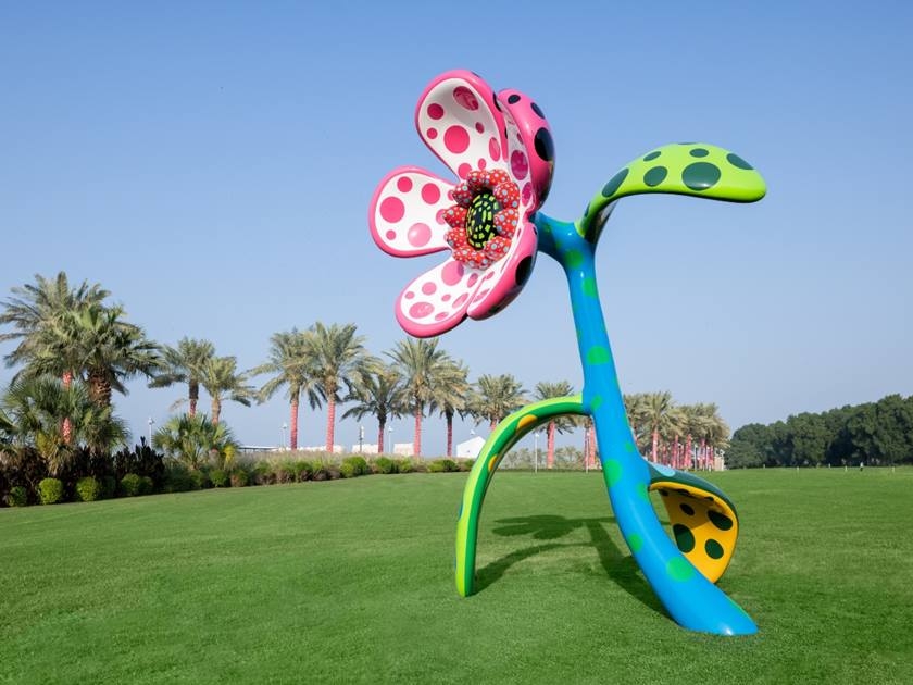 色彩斑斕的花朵很有她的風格。