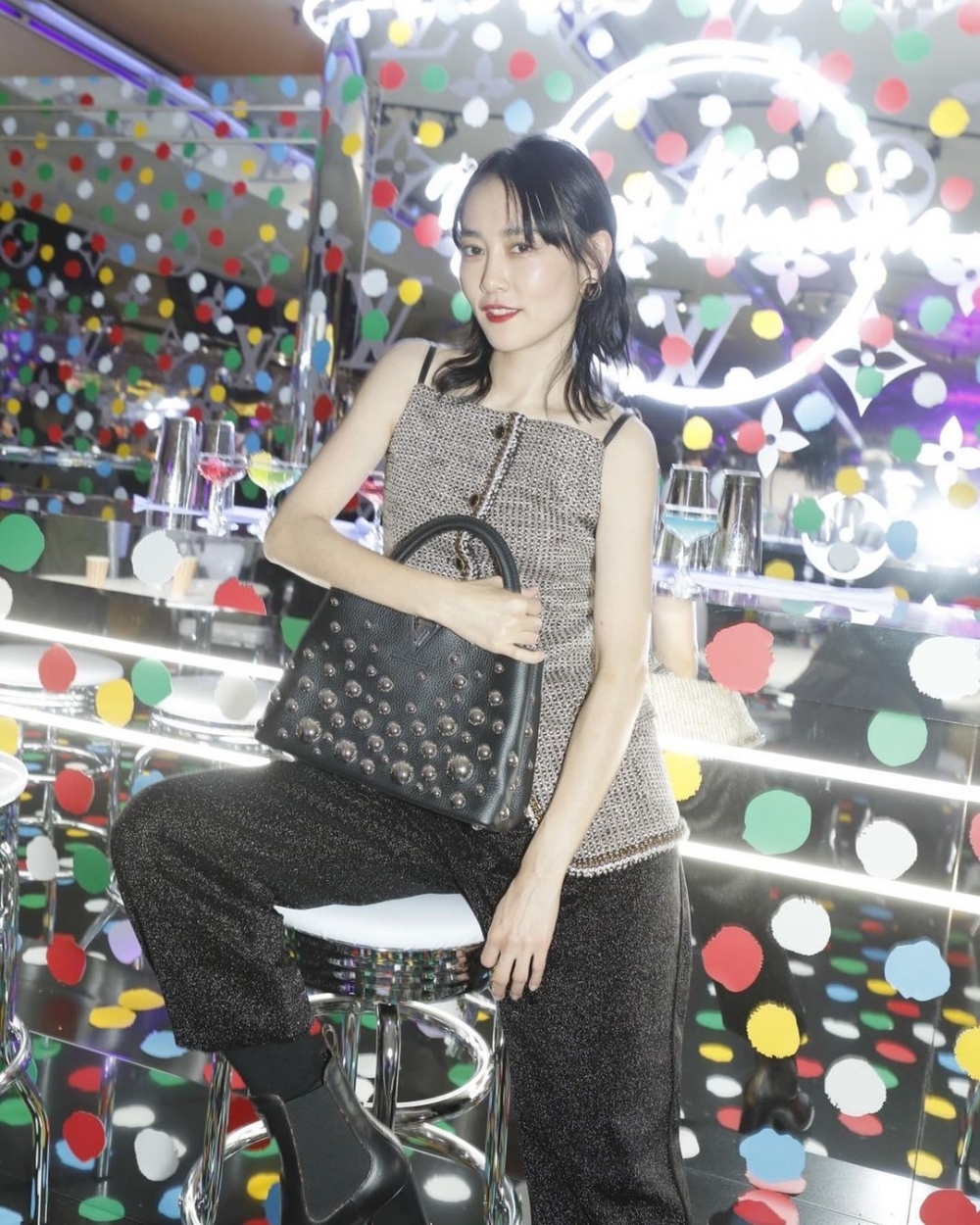 菊地凜子Rinko Kikuchi背上聯名系列現身繽紛快閃店