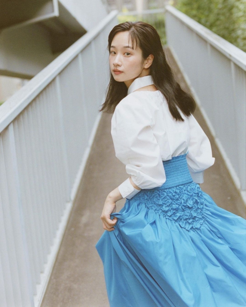 文藝內涵塑造出她的空靈氣質。