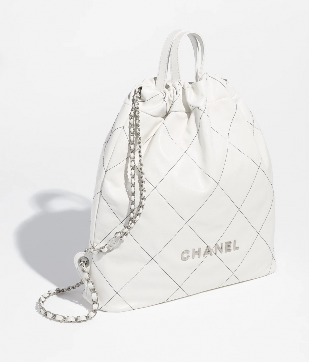 展現高級質感的身影。