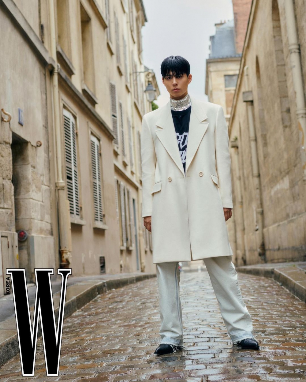 他穿梭在街頭，時髦詮釋CELINE。