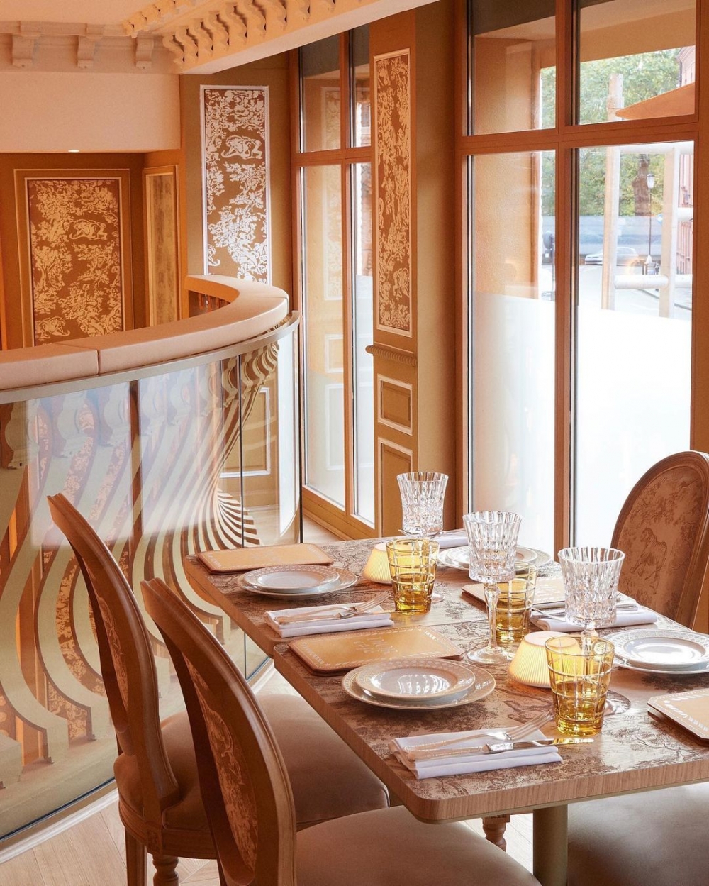 店內的裝潢甚是雅致。