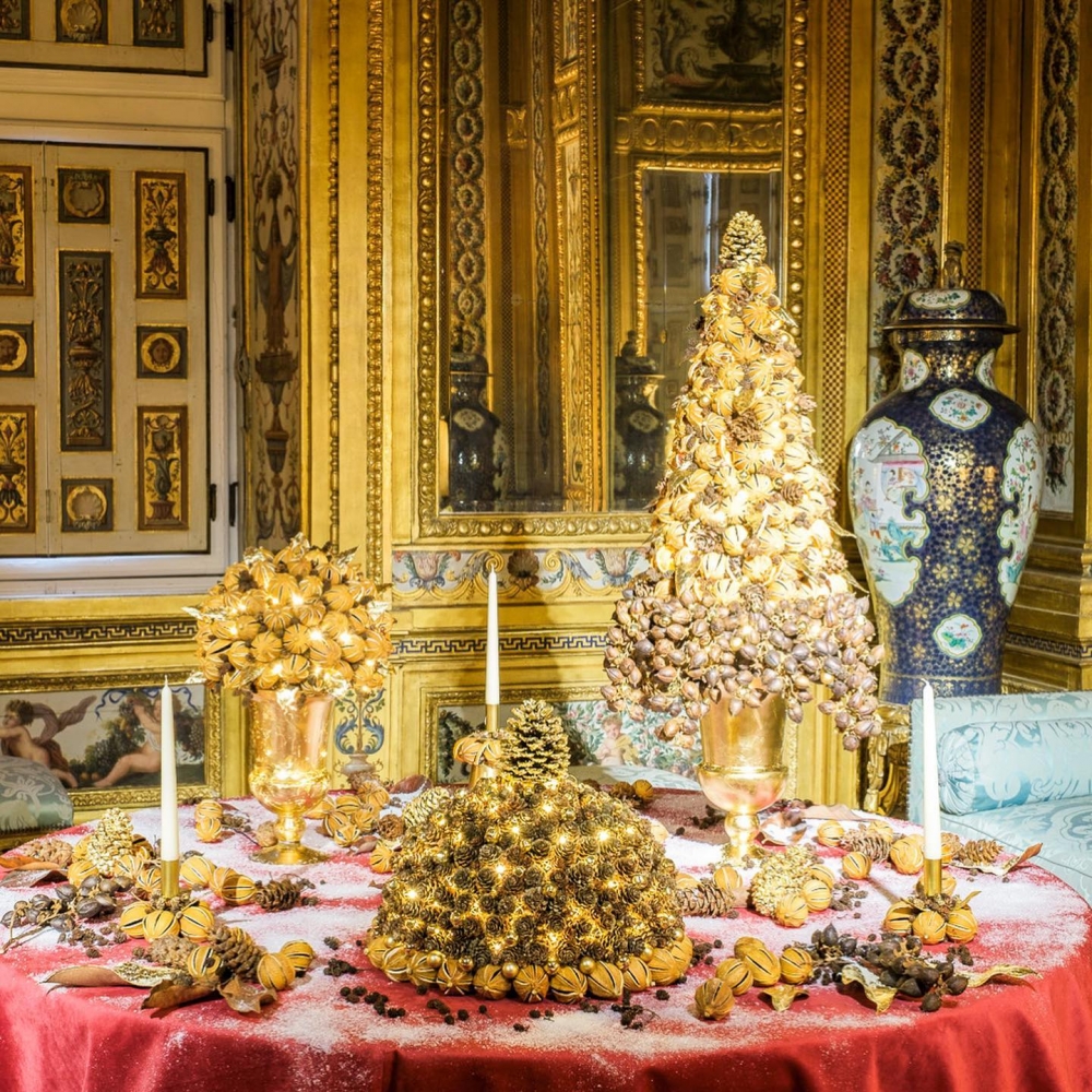 每一角落都金碧輝煌。