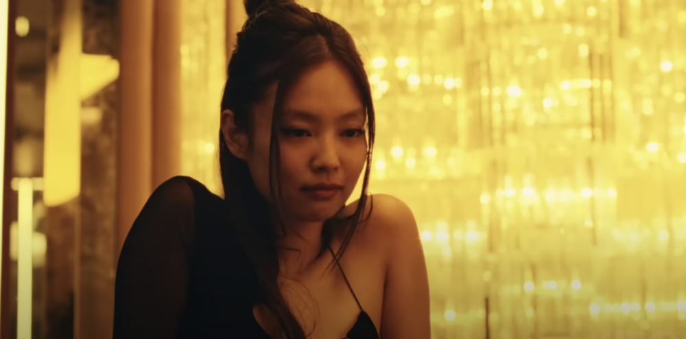 Jennie充滿魅惑又神秘驚喜現身的幾個鏡頭