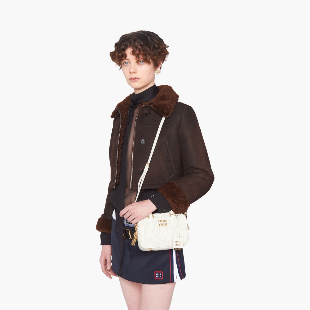 饒富趣味的手袋兼具優雅與趣味性