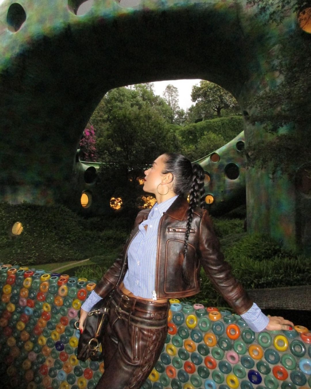 做舊的和褪色的設計帶有90年代氛圍感