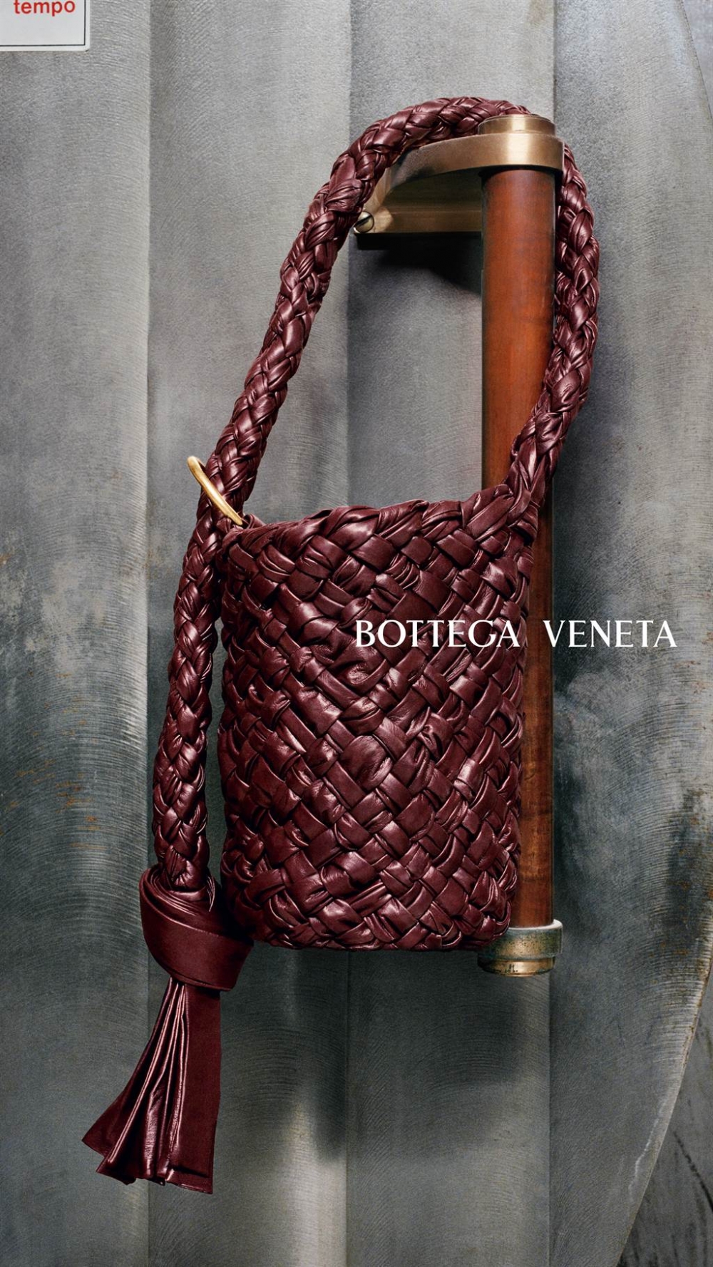 Bottega Veneta熱門包款Kalimero詮釋率性編織