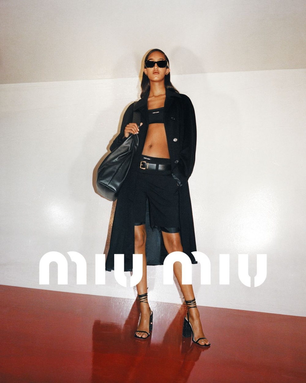 一身黑也能很清爽