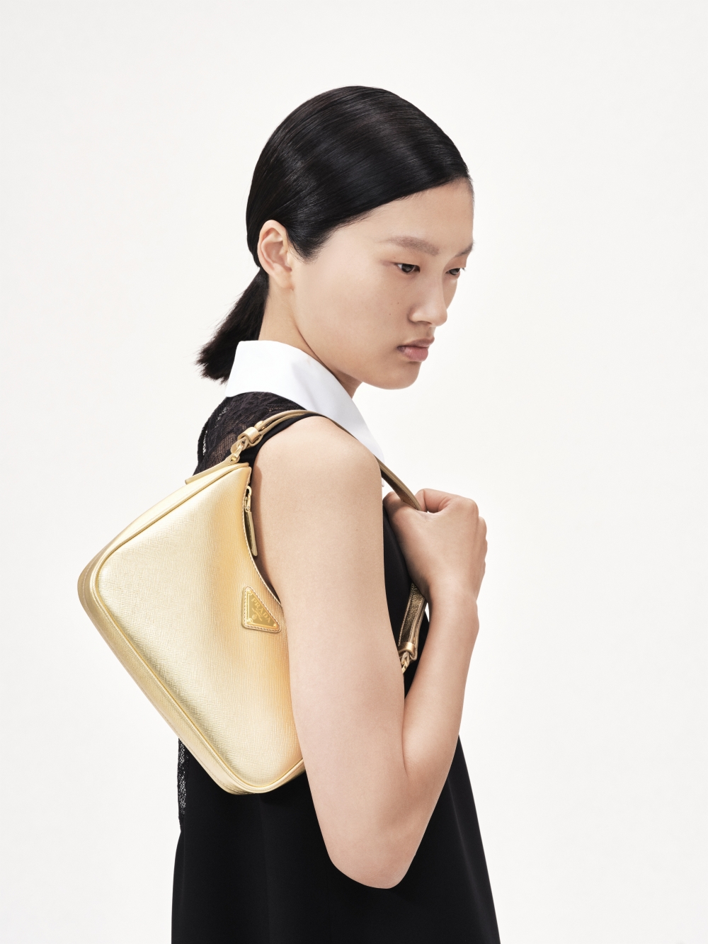 Prada節日系列為經典手袋換上耀眼金色