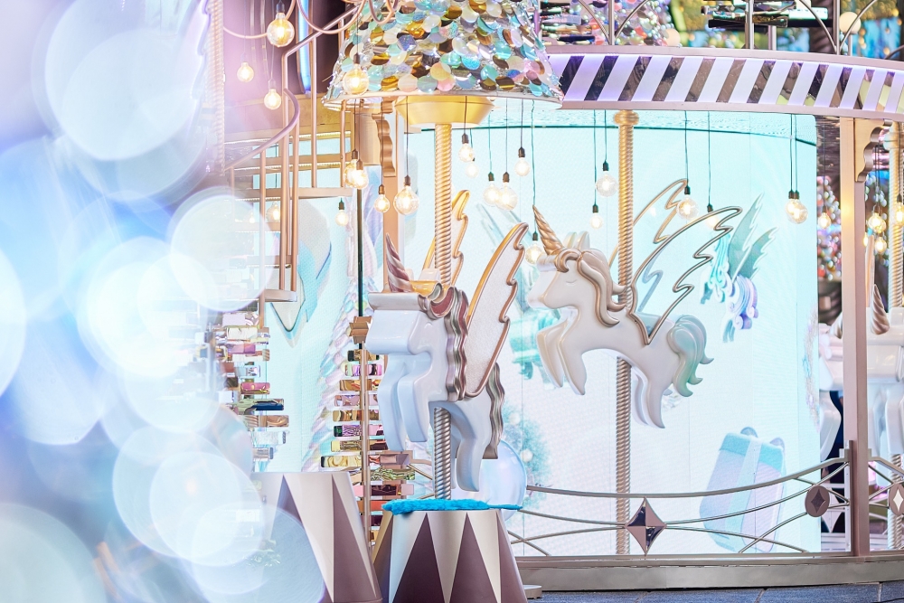 旁邊的獨角獸樂園也很夢幻。